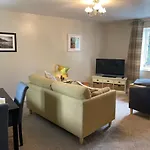 Idyllic Two Bed Country