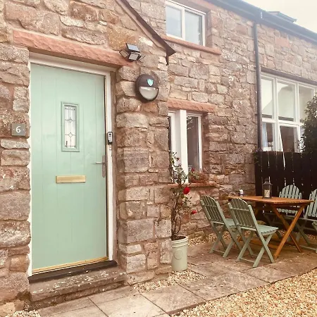 Idyllic Two Bed Country *