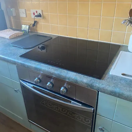 Idyllic Two Bed Country *