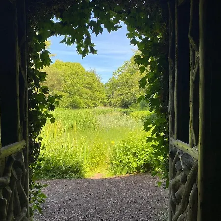 Idyllic Two Bed Country *
