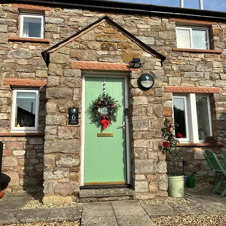 Idyllic Two Bed Country *